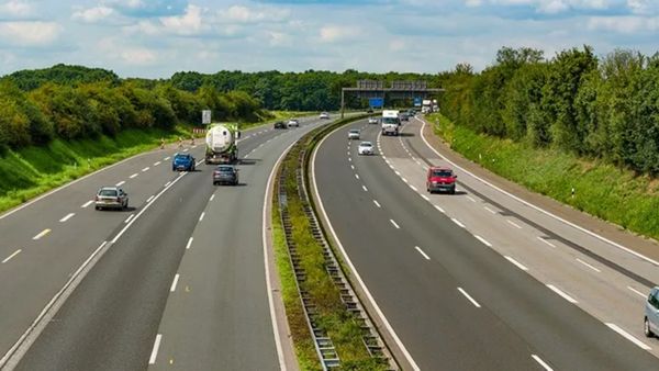 எப்போது திறக்கப்படும் பெங்களூர் - சென்னை எக்ஸ்பிரஸ் சாலை? எவ்வளவு பணிகள் முடிந்துள்ளன? இதை பாருங்க