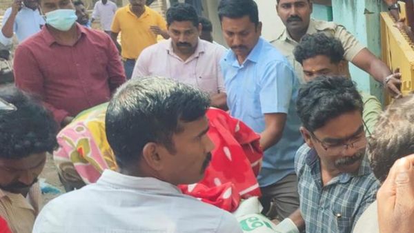 புதுவை சிறுமி பலாத்கார வழக்கு.. சீலிடப்பட்ட கவரில் பிரேத பரிசோதனை அறிக்கை.. போலீஸில் ஒப்படைப்பு