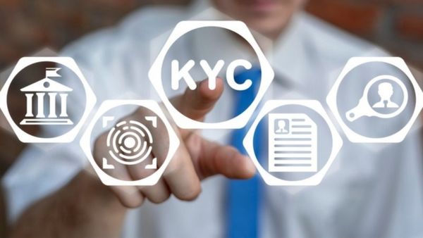 வங்கிகளில் கூடுதல் KYC ஆவணங்கள் கேட்கப்படும்.. என்னெல்லாம் கேட்கப்படும் தெரியுமா?