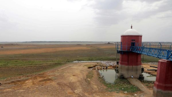 வறண்ட வீராணம் ஏரி.. சென்னைக்கு தண்ணீர் நிறுத்தம்.. கோடையில் குடிநீருக்கு தட்டுப்பாடு வருமா?