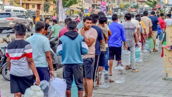 பெங்களூர்லயே இருக்காதீங்க.. சொந்த ஊருக்கு கிளம்புங்க.. ஐ.டி ஊழியர்களை விரட்டும் தண்ணீர் தட்டுப்பாடு!