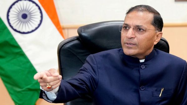 ‛‛கருத்து வேறுபாடு’’.. இந்திய தேர்தல் ஆணையர் அருண் கோயல் ராஜினாமா செய்தது ஏன்? பரபர பின்னணி