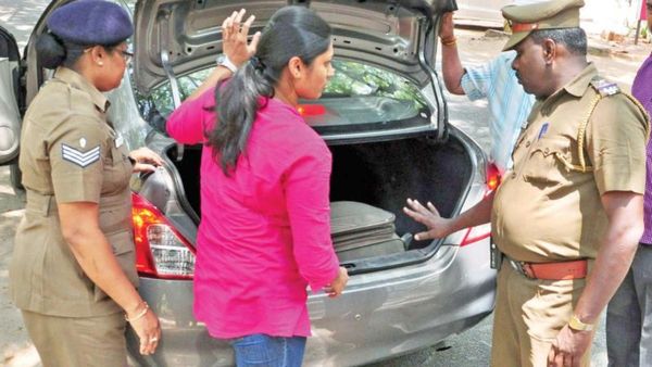 ஆவணமின்றி கையில் எவ்வளவு பணம் எடுத்து செல்லலாம்? தேர்தல் நடத்தை விதியால் கட்டுப்பாடு! உஷார் மக்களே