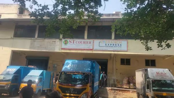 சென்னையில் எஸ் டி கூரியர் நிறுவனங்களில் 2வது நாளாக நீடிக்கும் அமலாக்கத்துறை சோதனை.. தேடுவது என்ன?