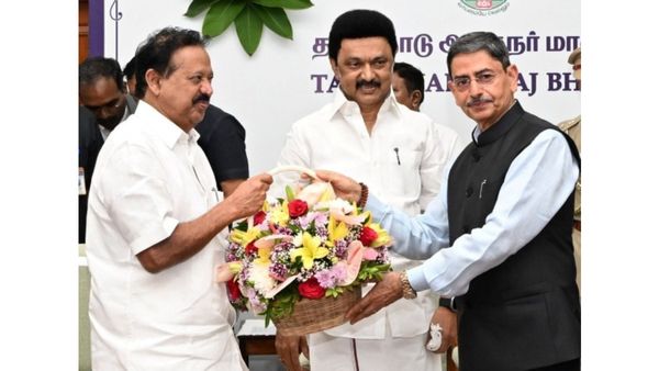 மீண்டும் உயர்கல்வித் துறை அமைச்சரானார் பொன்முடி.. பதவிப்பிரமாணம் செய்து வைத்தார் ஆளுநர்