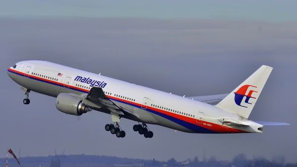 ஷாக்கிங்கா இருக்கே! 239 பேருடன் சென்ற மலேசிய விமானம் MH370 விபத்து ஆகலயாம்! எக்ஸ்பர்ட் திடுக் தகவல்