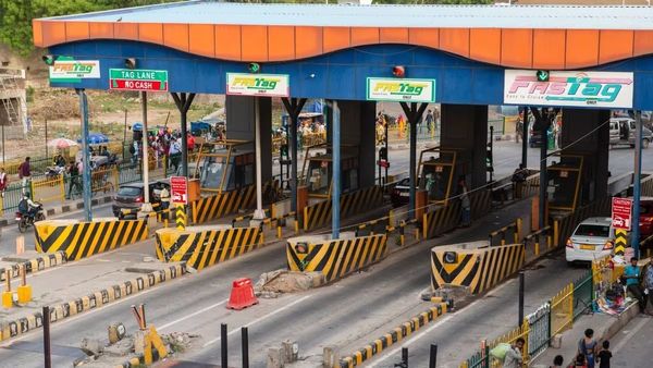 வாகன ஓட்டிகளுக்கு கடைசி சான்ஸ்.. பாஸ்ட் டாக்கில் இப்பவே மாற்ற வேண்டியதை மாத்திடுங்க! என்ன செய்யணும்?