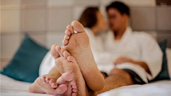 உடலுறவை அதிகம் வைத்தால் உடல் எடை குறையும்.. ஆனா கடைசியில் ஒரு ட்விஸ்ட்! மருத்துவர்கள் தரும் விளக்கம்