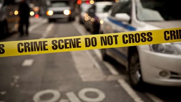 தூத்துக்குடியில் லிப்ட் கொடுத்த பாவத்திற்கு! இளைஞருக்கு சரமாரி அடி, உதை, அரைஞாண் கொடி கூட மிஞ்சலை!