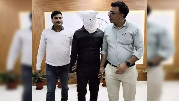 போதைப் பொருட்கள் கடத்தல் மன்னன் ஜாபர் சாதிக் கூட்டாளி சதா கைது.. சென்னையில் குடோன் சிக்கியது