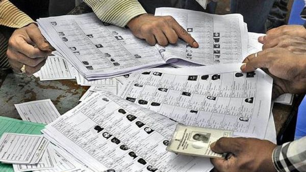 தமிழக தேர்தல் தேதி அறிவிச்சாச்சு! வாக்காளர் பட்டியலில் பெயர் சேர்த்தாச்சா? நாளைதான் கடைசி நாள்!