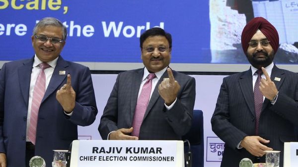 ‛ஏப்ரல் 19’ ஓட்டுப்போட லீவு கேட்டாச்சா? ஊதியத்துடன் விடுப்பு அளிக்க கூறும் சட்டம்.. ரூல்ஸ் இதுதான்