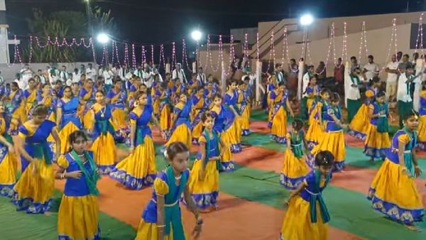 முருகனை அடுத்து மாரியம்மன் வழிபாட்டில் வள்ளி கும்மி! திடீர் புகழைடைய காரணம் என்ன?