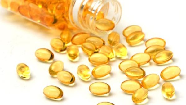 இவங்கெல்லாம் மீன் எண்ணெய் சாப்பிட கூடாது.. தினம் 1 மீன் மாத்திரை போதுமே, வீட்டில் 