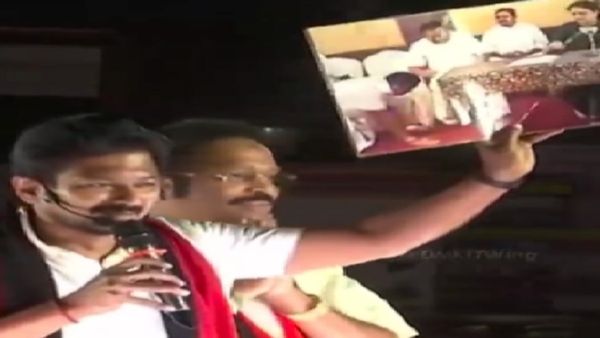 ‛அரசியலை விட்டு போகிறேன்’.. சசிகலா காலில் விழுந்த எடப்பாடியின் போட்டோ காட்டி சவால்விடுத்த உதயநிதி