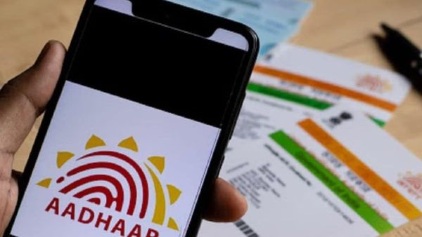 ஆதார் கார்டு இருக்கா? இன்னும் 3 நாள்தான் அவகாசம்.. உடனே மாத்திடுங்க.. இல்லைன்னா சிக்கலாகிடும்