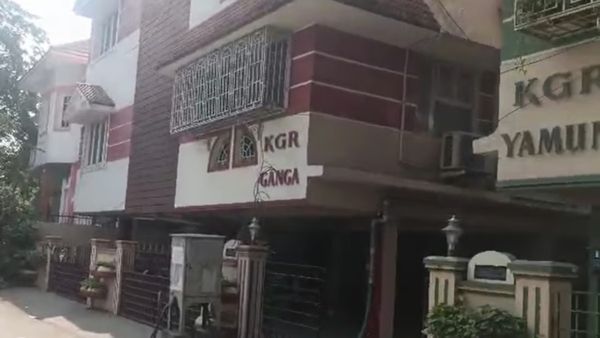 சென்னையில் சிபிஐ ரெய்டு.. பிரபல வங்கியின் முன்னாள் அதிகாரி வீட்டில் பரபர சோதனை.. பின்னணி என்ன?