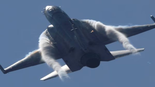 ஆப்கானிஸ்தானுக்குள் புகுந்த பாகிஸ்தான் போர் விமானம்.. கண்ணிமைக்கும் நேரத்தில் தாக்குதல்! 6 பேர் பலி