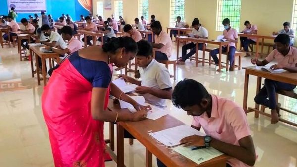 பிளஸ் 2 பொதுத்தேர்வு.. 12000 மாணவ மாணவிகள் ஆப்சென்ட்.. காரணம் என்ன?