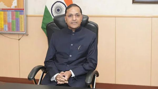 தேர்தல் ஆணையர் பதவி.. அருண் கோயல் திடீர் ராஜினாமா.. தேர்தலுக்கு சில வாரங்களே உள்ள நிலையில் ஷாக்!