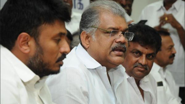 தமாகாவிலிருந்து விலகிய முன்னாள் எம்எல்ஏ! நாடாளுமன்ற சீட்டை ஜி.கே.வாசன் விற்பதாக சரமாரி குற்றச்சாட்டு