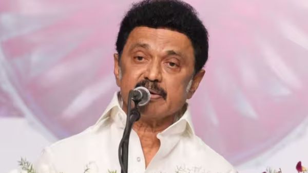தேர்தல் அறிக்கையை வெளியிட்டது திமுக.. எல்பிஜி சிலிண்டர் விலை 500! பெட்ரோல் விலை 75 ஆக குறைக்கப்படும்