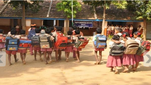 பள்ளிக்கல்வித்துறை கொடுத்த முக்கிய அப்டேட்! பள்ளி மேலாண்மைக்குழு பதவிக்காலம் நீட்டிப்பு!