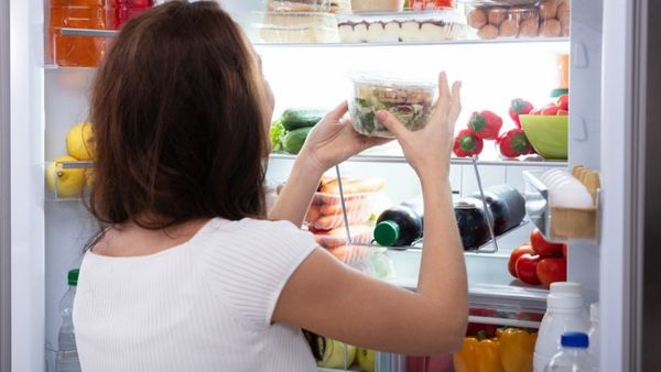 ஃபிரிட்ஜில் மாங்காய் வைக்கறீங்களா? ஃப்ரிட்ஜில் தேங்காய் வைக்கலாமா? இது தெரியாம போச்சே.. பெஸ்ட் டிப்ஸ்