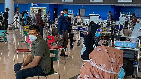 இனி துபாய்க்கு பறக்கலாம் ஜாலியா.. கொரோனா சோதனை தேவையில்லை.. ஹாப்பி நியுஸ் கொடுத்த அரபு எமிரேட்ஸ்.!