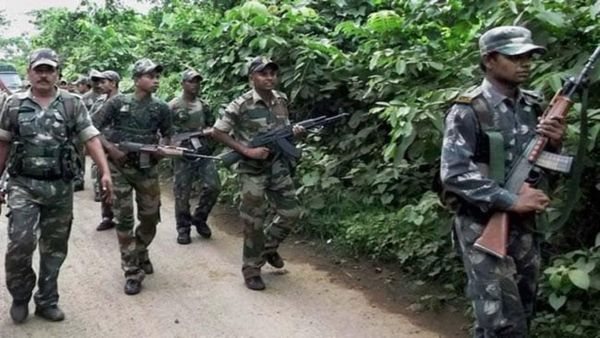 சத்தீஸ்கர்: அதிரடிப்படையின் வேட்டையில் அலறி ஓடிய மாவோயிஸ்டுகள்.. 9 தீவிரவாதிகள் சுட்டுக் கொலை!