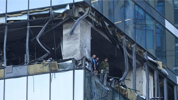 முடங்கியது மாஸ்கோ ஏர்போர்ட்! ரஷ்ய தலைநகருக்குள் 