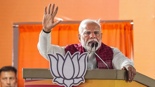 காஷ்மீரில் திருமண விழாவை கொண்டாடுங்கள்.. சுற்றுலாவை ஊக்குவிக்க பிரதமர் மோடியின் புதிய திட்டம்