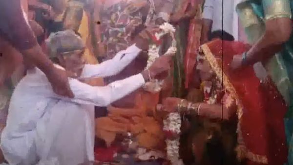 நரை கூடி கிழப் பருவமெய்தி..அந்த கால ஓ காதல் கண்மணி ஜோடி.. 60 ஆண்டுகள் கழித்து திருமணம்! ஏ சூப்பர்பா!