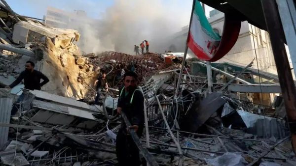 வெடிக்கும் போர்? வலுத்த மோதலால் ஈரான் - இஸ்ரேலுக்கு யாரும் போகாதீங்க.. வெளியுறவுத்துறை ‛அட்வைஸ்’