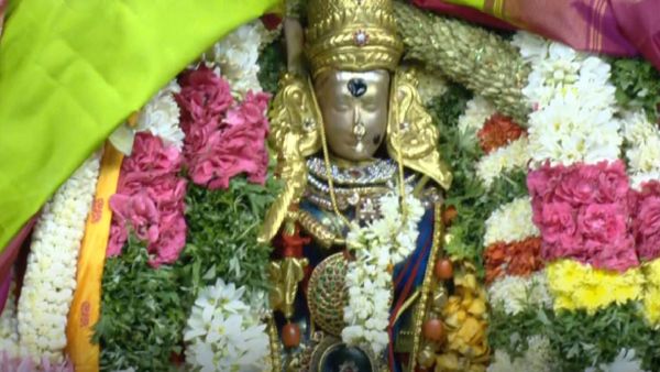 கோலாகலமாக நடைபெற்றது மீனாட்சி சுந்தரேஸ்வரர் திருக்கல்யாணம்.. மதுரை சித்திரை திருவிழாவில் உற்சாகம்!