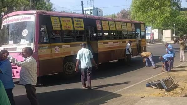 அரசு பேருந்து கண்டக்டர் பறந்து விழுந்த விவகாரம்.. “அதிமுக ஆட்சி தான் காரணம்”.. சொல்வது அமைச்சர்!
