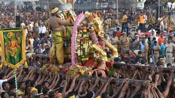 கள்ளழகர் ஆற்றில் இறங்கும் போது பக்தர்களுக்கு கடும் கட்டுப்பாடுகள்.. இன்று தொடங்கிய முக்கிய நடைமுறை