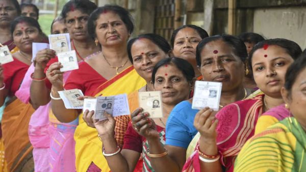 பல தொகுதிகளில் திணறல்.. வாக்குப்பதிவில் பெரிய அளவில் மக்கள் ஆர்வம் காட்டவில்லையா? 5 காரணங்கள்