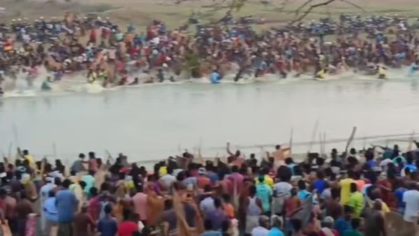 மீனு மீனேய்.. சிவகங்கையில் பரவசம்.. திருப்பத்தூர் கண்மாயில் துள்ளி துள்ளி வந்து.. அதென்ன அண்டாவில்?