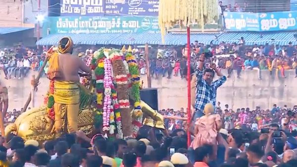 பச்சை பட்டுடுத்தி! 