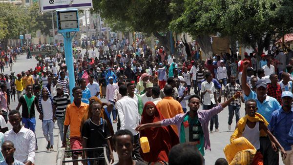 சோமாலியாவில் அதிபர் மாளிகை அருகே குண்டு வெடிப்பு.. 3 பேர் பலி, 8 பேர் படுகாயம்