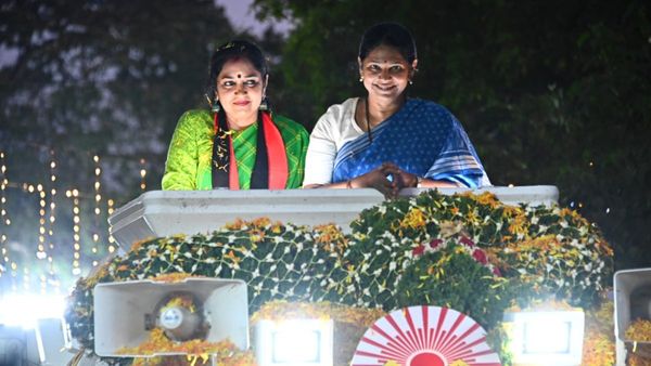 விஸ்வகுருவா? யாரு பிரதமரா? அப்பறம் சீனாவை பார்த்து பயந்து நடுங்குவது ஏன்? கனிமொழி அட்டாக்