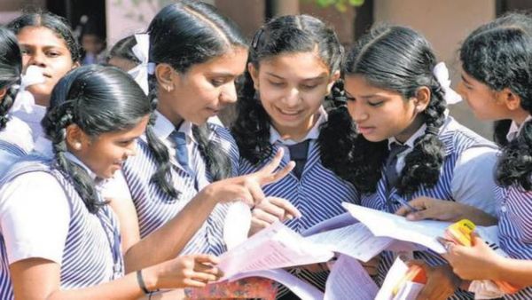 சொன்னபடியே ரிசல்ட்.. 10ம் வகுப்பு மாணவர்களே.. பேப்பர் திருத்தியாச்சு.. பள்ளிக்கல்வித்துறையின் வேகம்