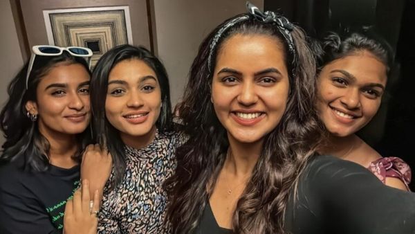 நான் கர்ப்பமாக இருக்கிறேனா? பிரபல சன் டிவி சீரியலில் இருந்து விலகும் கதாநாயகி வெளியிட்ட பதிவு