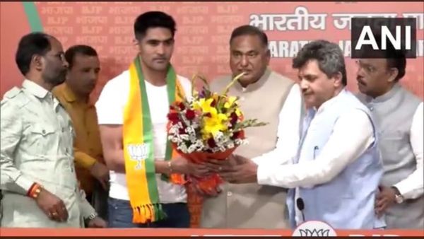 காங்கிரஸில் வாய்ப்பு மறுப்பு! ‛குட்பை’ கூறி பாஜகவில் ஐக்கியமானார் குத்துச்சண்டை வீரர் விஜேந்தர் சிங்