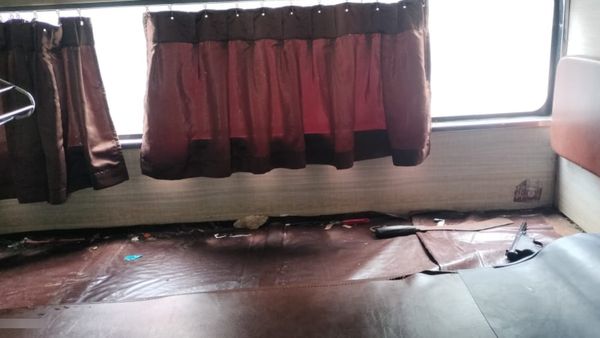 அரசு பேருந்தில் சீட்டுக்கு கீழே துப்பாக்கி, அரிவாள்.. நெல்லையில் ‘பகீர்’.. போலீசார் பரபர விசாரணை!