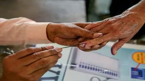 3ம் கட்ட வாக்குப்பதிவு நிறைவு.. 11 மணி நிலவரப்படி 64.40 சதவிகித வாக்குகள் பதிவு - தேர்தல் ஆணையம்
