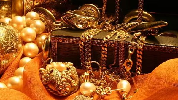 அட்சய திருதியை நாளில் ஷாக்.. கிடுகிடுவென உயர்ந்த தங்கத்தின் விலை.. இன்றைய ரேட் என்ன தெரியுமா?