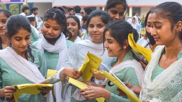 பிளஸ் 1 தேர்வு முடிவுகள் 2024 : தமிழகத்தில் தேர்ச்சி சதவீதத்தில் எந்த மாவட்டம் டாப்! எது கடைசி?