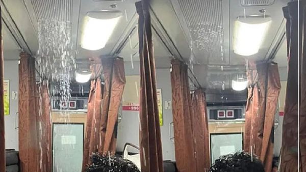 ரயில் பெட்டிக்குள் பெய்த மழை.. கன்னியாகுமரி சூப்பர் பாஸ்டில் இரவு முழுக்க தூக்கத்தை தொலைத்த பயணிகள்